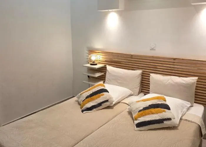 Camelia Prestige - Place De La Nation Parijs